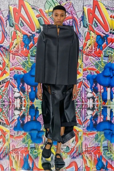Look 30
